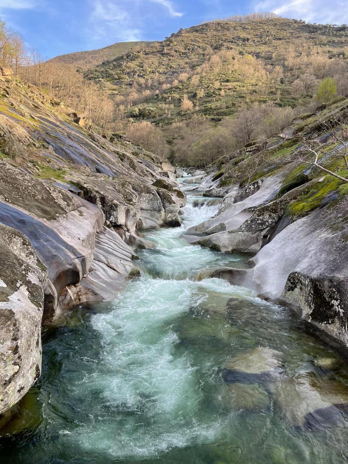 El Caserio De La Abuela Cabezuela Del Valle